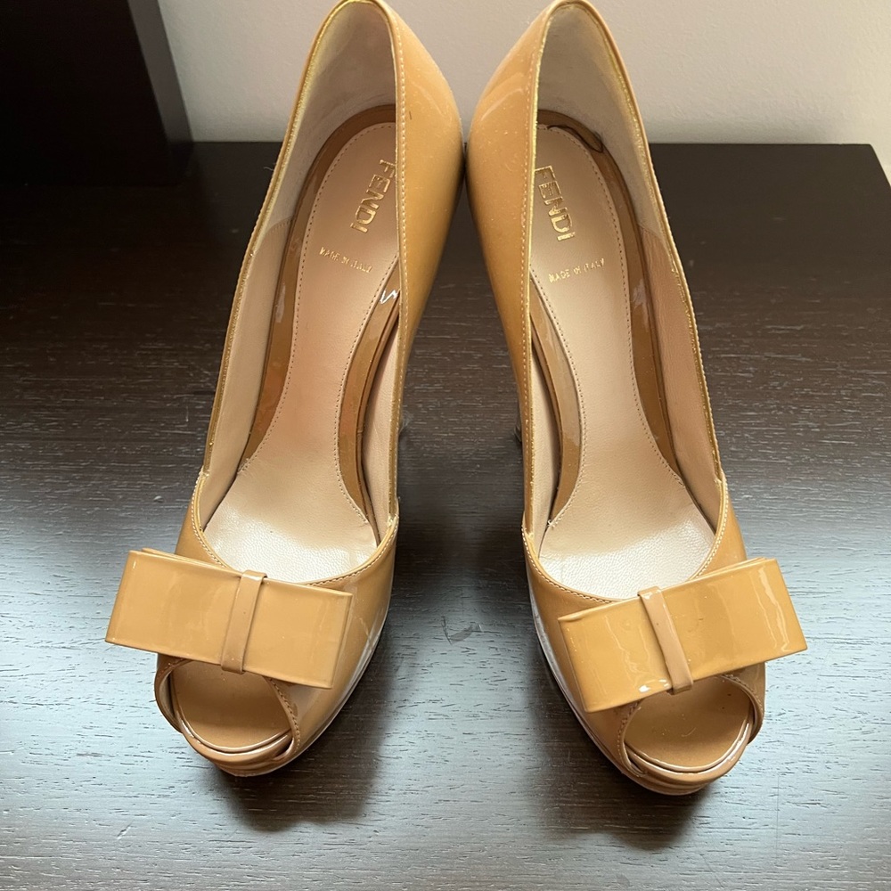 FENDI Platform Heels Bow Peep Toe Chevron Pumps 40 Italy Shoes